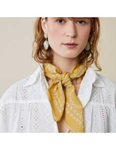 FOULARD-FEEKA-VINA OCRE 2